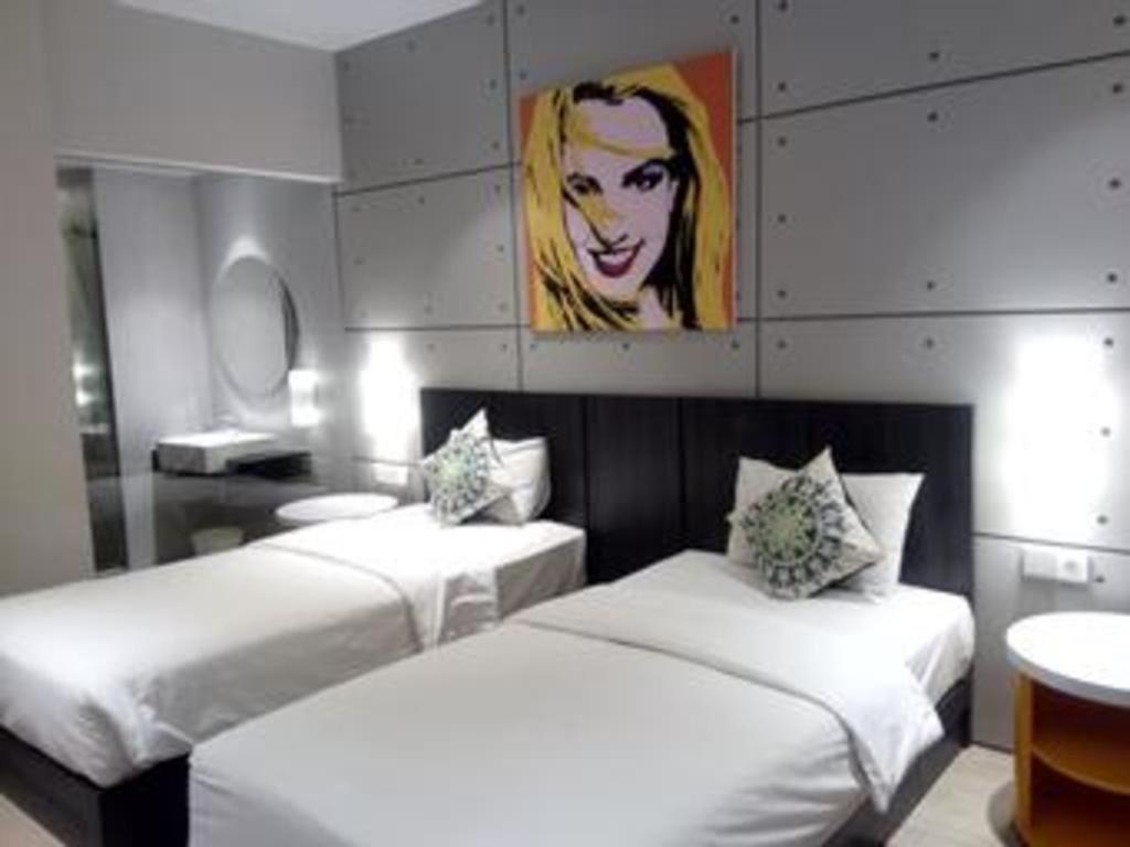 Hotel Cemerlang Бандунг Екстериор снимка