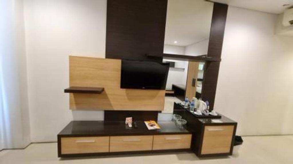 Hotel Cemerlang Бандунг Екстериор снимка