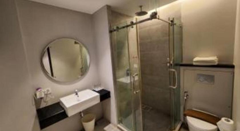 Hotel Cemerlang Бандунг Екстериор снимка