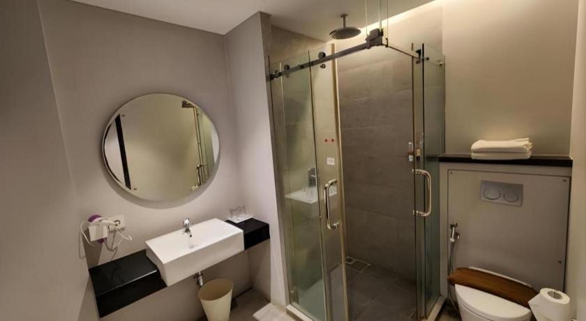Hotel Cemerlang Бандунг Екстериор снимка