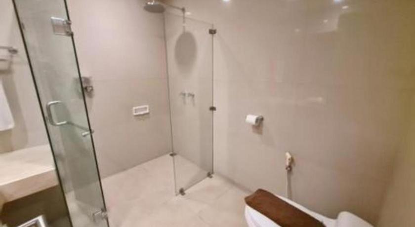 Hotel Cemerlang Бандунг Екстериор снимка