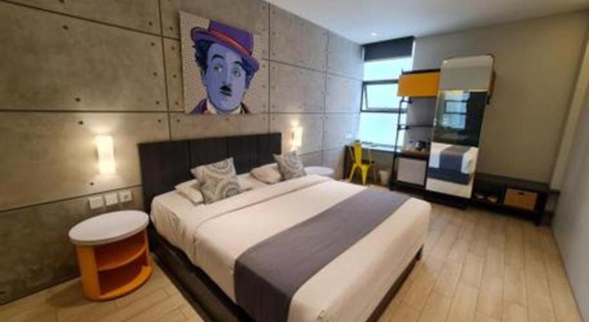 Hotel Cemerlang Бандунг Екстериор снимка