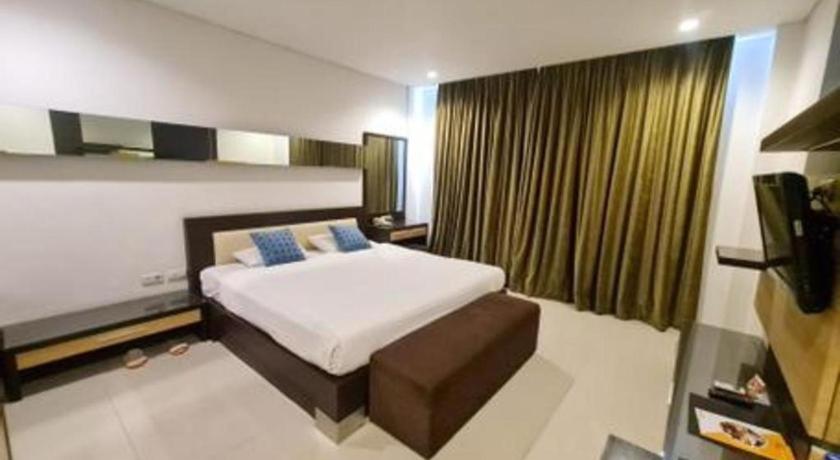 Hotel Cemerlang Бандунг Екстериор снимка