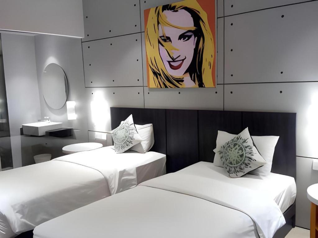 Hotel Cemerlang Бандунг Екстериор снимка