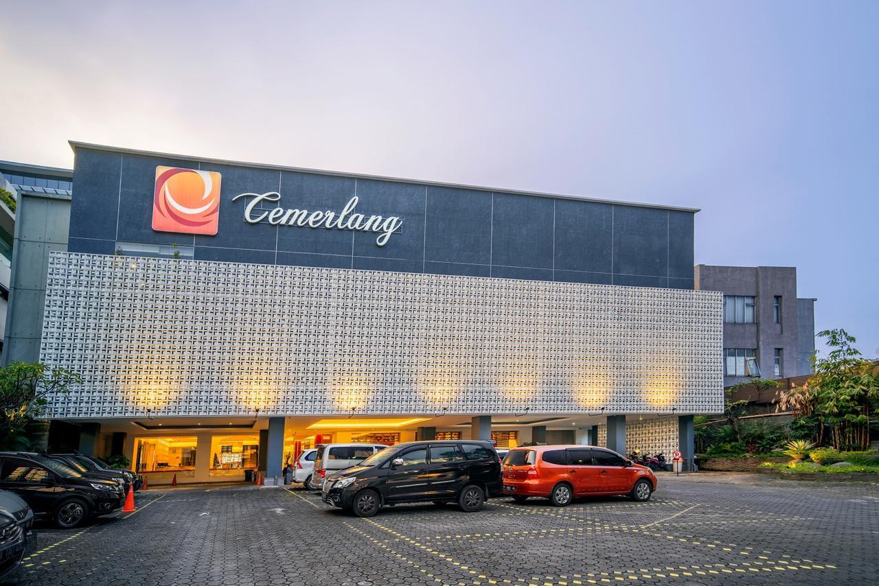 Hotel Cemerlang Бандунг Екстериор снимка
